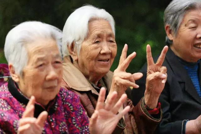80%丧偶老人希望再婚:老年人4大真实需求,你都知道几个?